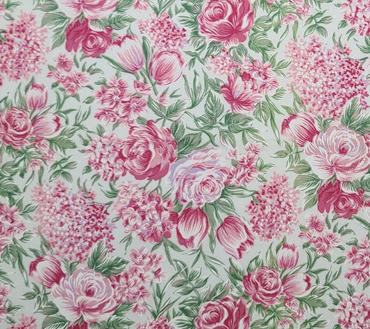 Robert Kaufman Co Inc - Pale Gray Fabric / Pink, White, Green Flower Print