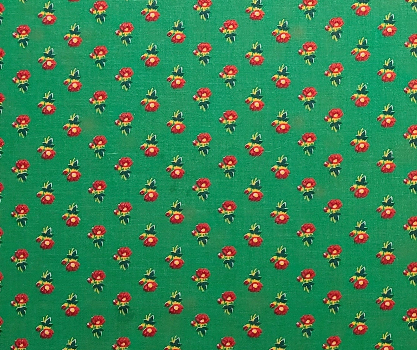 Peter Pan Fabrics - Green Fabric / Red Vintage Flower Print