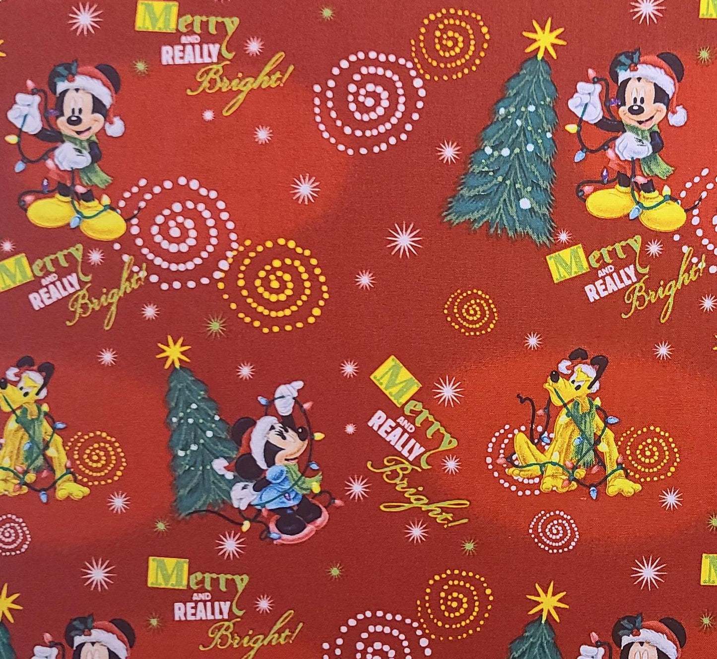 CP63362 Mickey Merry and Really Bright Toss Disney Springs Creative Product Group 2016 - Red Tonal Fabric / Mickey & Friends, Tree, Lights