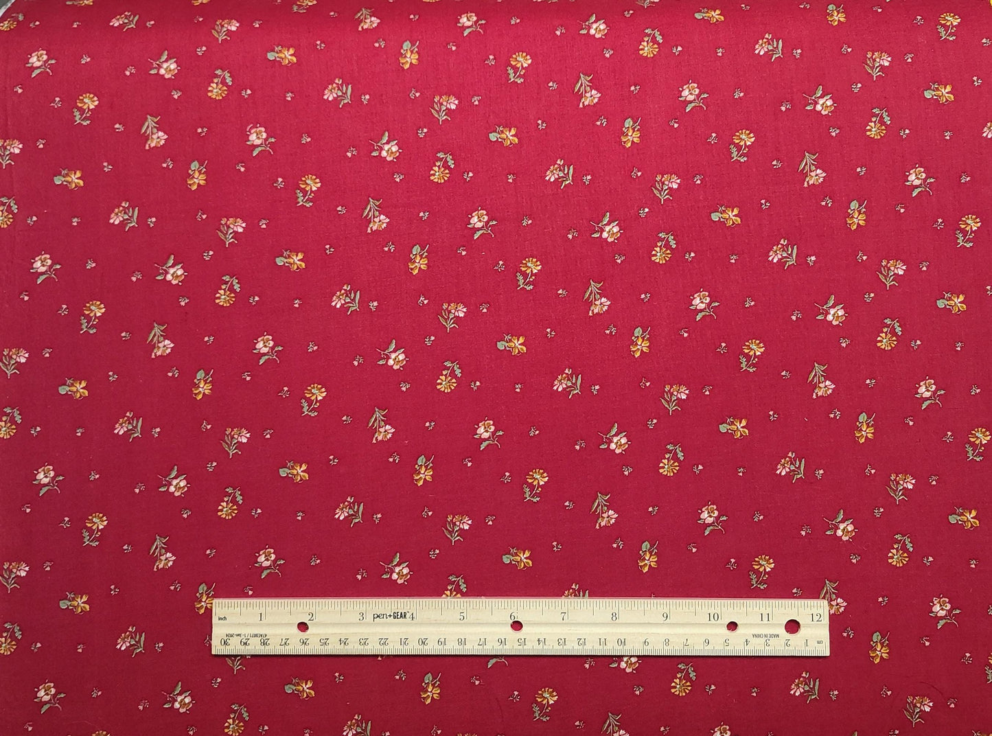 Peter Pan Fabrics Inc - Red Fabric / Tossed Flower Print