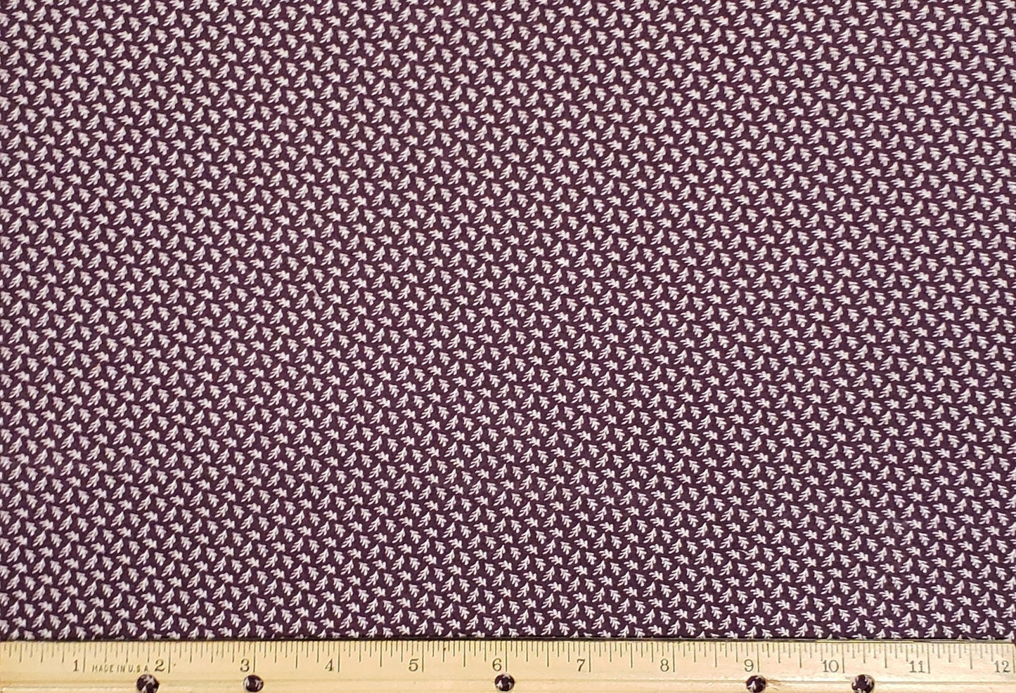 Peter Pan Fabrics - Dark Purple Fabric / Cream Leaf Pattern