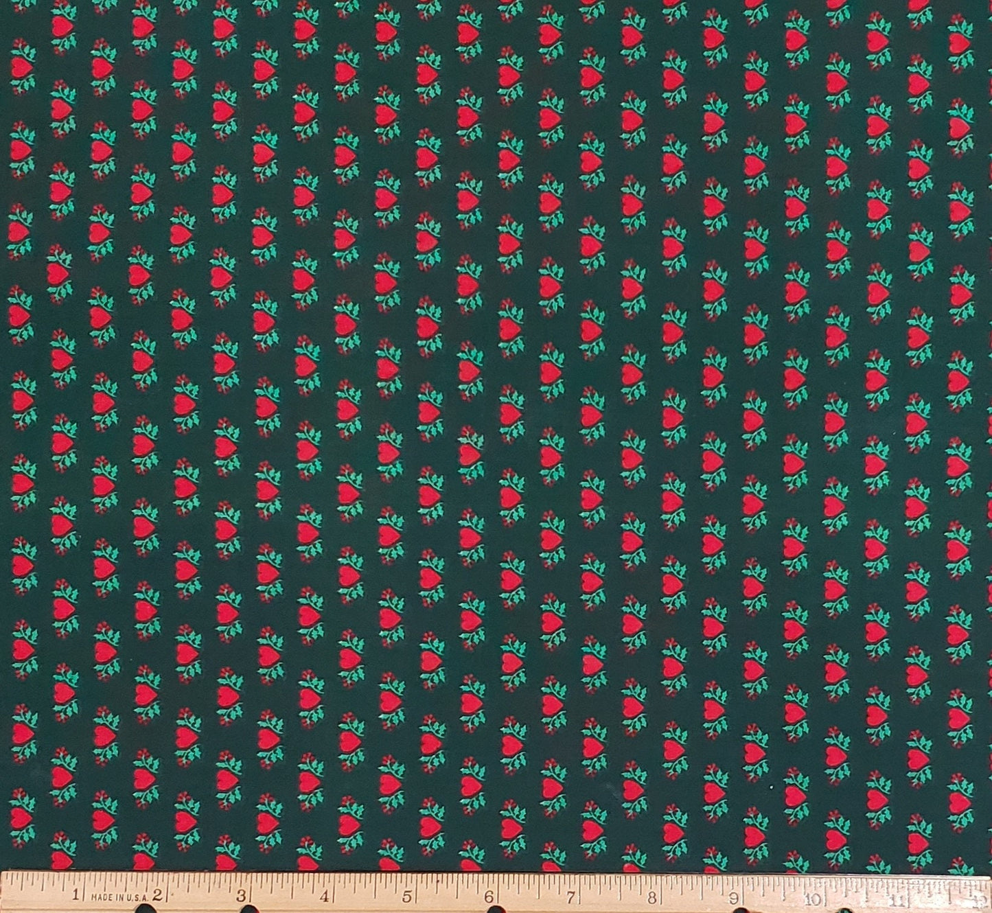 Spring Industries - Dark Green Fabric / Bright Red Hearts