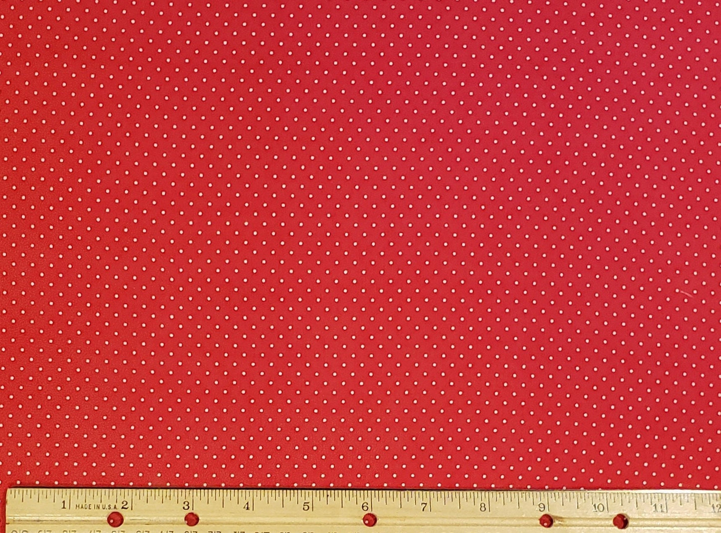 CP28826 Quilters Showcase - Red Fabric / White Pindot