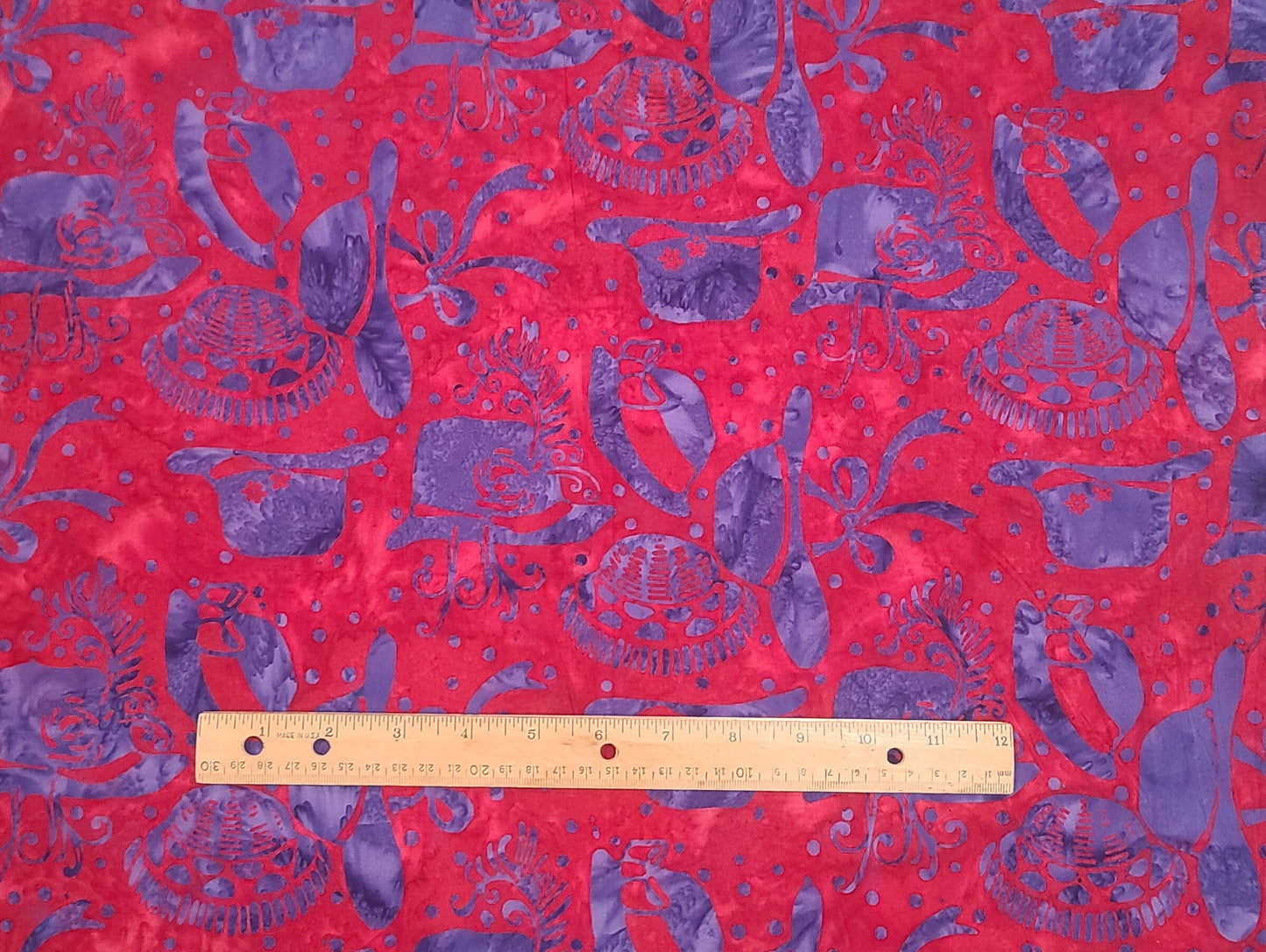 BATIK - Red Fabric / Blue Violet Hat Tjap