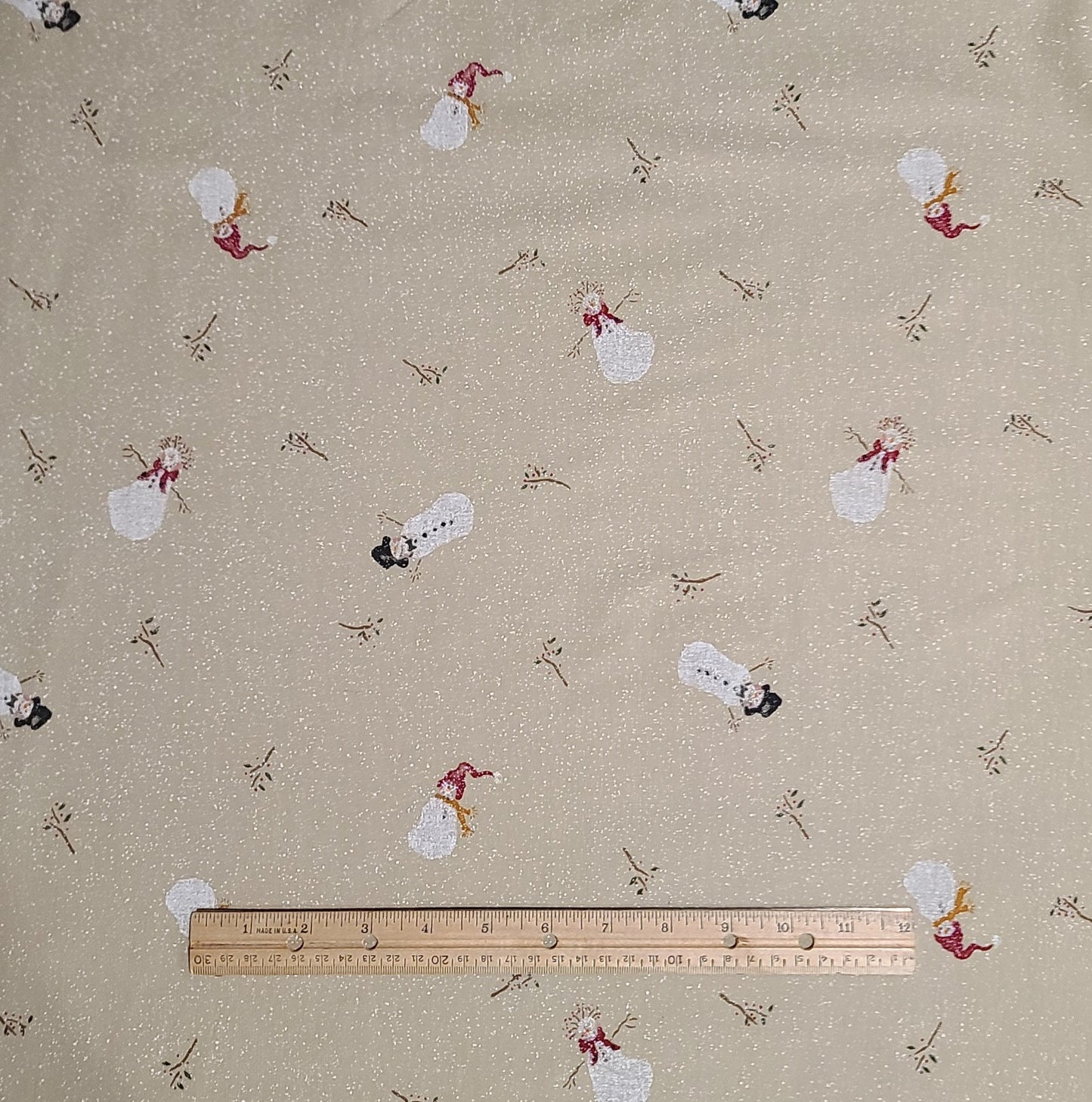 EOB - 34107 Frosty Friends Tossed "Past & Presents" for Daisy Kingdom 1995 - Light Tan Fabric / White Speckled Sponged Painted Snowman Print