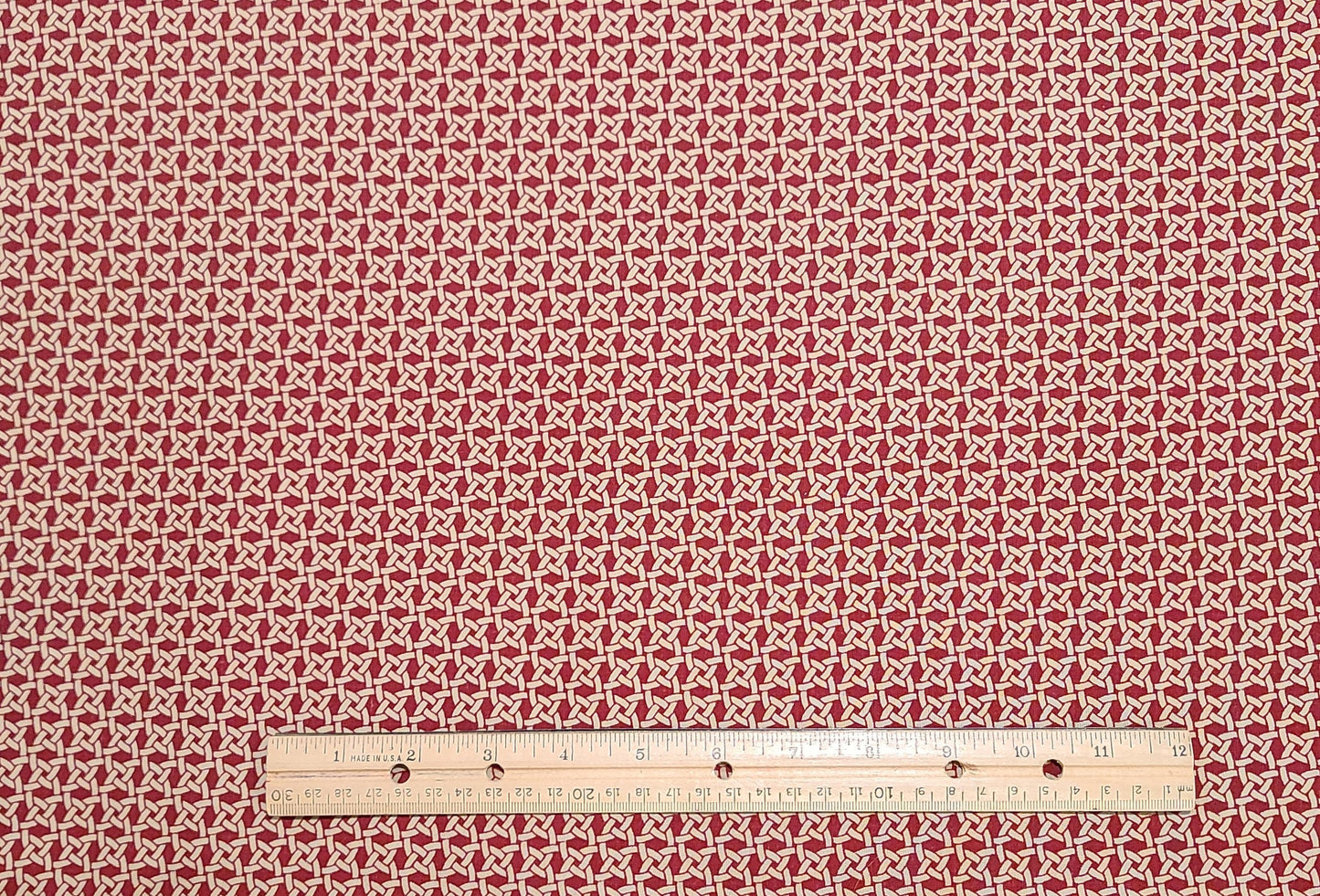 Dark Red and Tan "Chain Link" Pattern Fabric - Selvage to Selvage Print