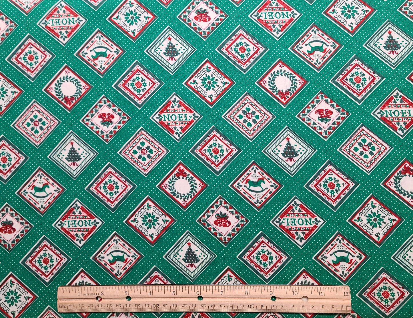 EOB - Vintage Diamond Christmas Print Fabric - Green Pin Dot Sashing / Red, White, Green Christmas Blocks - Selvage to Selvage Print